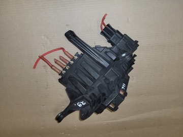 Mercedes c-klasa w205 распределитель тока предохранителей фото №1