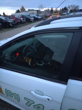 Скло лівий перед ford focus ii 07-11 універсал фото №1