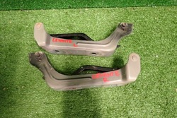 Петля капота maserati levante 2017 левый фото №1