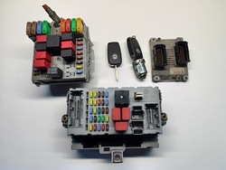 Компьютер набор fiat idea 1.4 16v 0261208207 фото №1