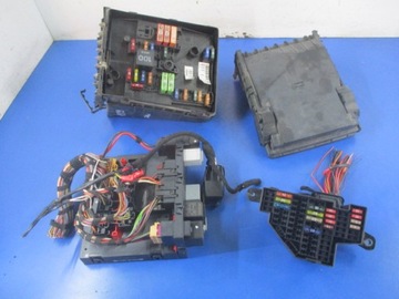 Golf 5 v 1.4 коробка коробка предохранителей фото №1