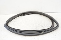 Прокладка двері правий зад opel zafira b рестайлінг фото №1