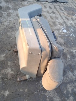 Сиденье правые ii ряд fikoł koziołek t4 caravelle складной з защитными кожухами пластик фото №1