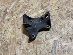 Лапи кронштейн генератора dacia sandero i 1 1.2 16v 7700864288 фото №1