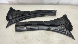 Mazda 3 i 03-06 панель під лобовим склом праві + ліві європа фото №1