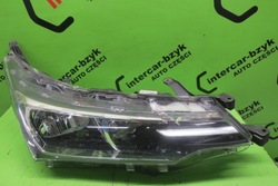 Toyota corolla e16 рестайлінг фара звичайний led праві фото №1