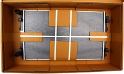 Радіаторів vw golf vii 5g 2012 - 2024 фото №1