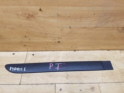 Планка двері зад задня права toyota yaris i 5d фото №1