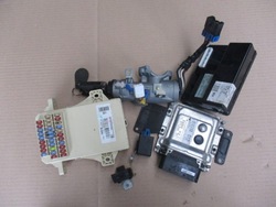 Комп'ютер замок запалювання kia ceed i 1.6 b 09-12 рестайлінг 39119-2b320 комплект фото №1