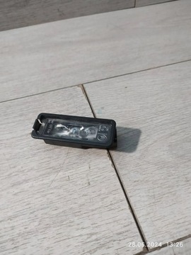 9146. id.3 cupra born лампа led номерний знак 3g5943021 фото №1