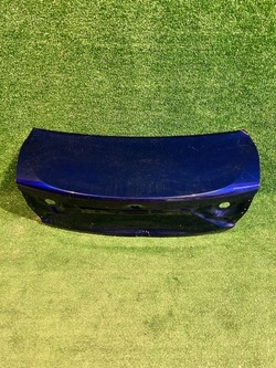 Кришка зад задня багажника toyota avensis t29 sedan фото №1