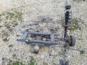 Балка зад dacia duster 1 диференціал піввісь лівий петля фото №1