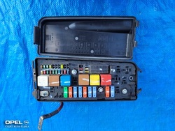 Запчастини | vectra c коробка запобіжників модуль bsi 2.0 t 13144710 ur фото №1