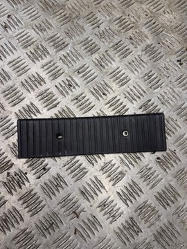 Планка накладка порога зад задня jeep grand cherokee xj 88-98r 8955003372 фото №1