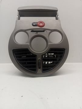 Рамка повітропровід середня renault modus срібна 8200630438 фото №1