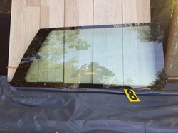 Скло кузовна права задня відкидна fiat punto 3d фото №1