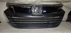 Honda hr-v 19 - решітка решітка радіатора 71121-t7w-a11 фото №1