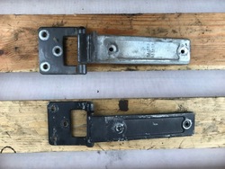 Петля крышки land rover discovery 2 ii 99-04 фото №1