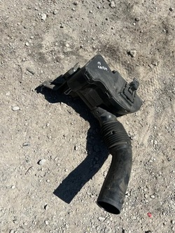 Citroen peugeot резонатор повітря 9682647680 фото №1