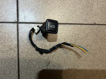 Кнопка сигнализации audi a8 d2 рестайлинг фото №1