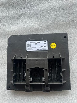! vw passat b8 блок керування бортовою мережаю 5q0937086t! фото №1