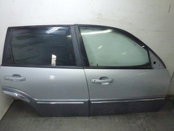 Двері праві зад задні ssangyong rexton saf фото №1