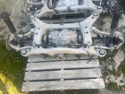 Alfa romeo stelvio 2.9 qv підвішування зад підрамник редуктор ступиця поворотна опора фото №1