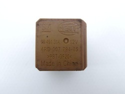 Opel insignia a 08-17 реле hella 90491314 фото №1