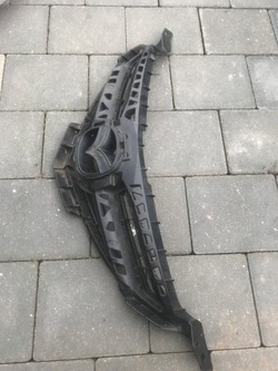 Решітка решітка радіатора mazda 3 sedan sport фото №1