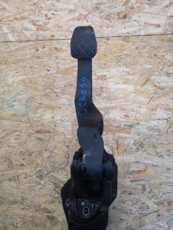 Vw t-cross педаль зчеплення 2q1721059 фото №1