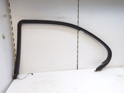 5 e39 520i рамка двері прокладка планка скла зад права sedan фото №1
