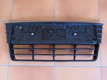 Focus mk3 10-14 решітка бампера середня блиск фото №1