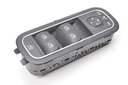 Mercedes cla w118 панель переключатель стекло a1679059803 фото №1