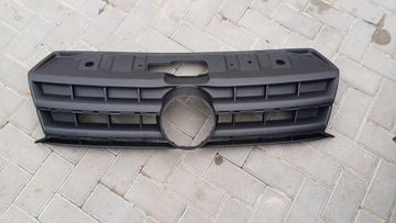 Vw amarok решётка бампера 2hh853653 фото №1