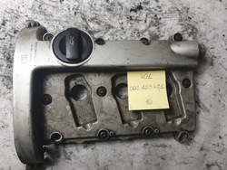 Крышка клапанов a6 c5 a4 b6 3.0 asn 06c103471 фото №1