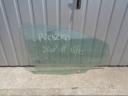 Ford fiesta mk7 скло двері передня права 5d пасажир фото №1