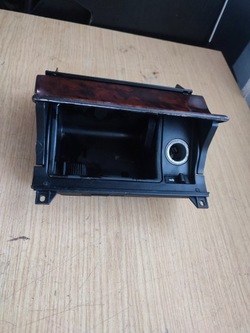 Попільничка з вкладка i розетка прикурювача mercedes w210 2108100230 фото №1