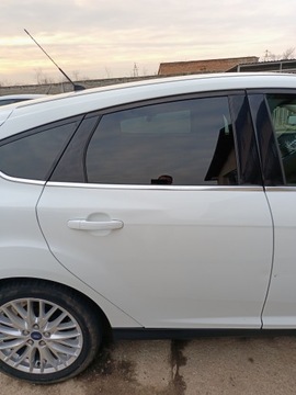 Дверь правые задние зад ford focus mk3 цвет 5b хэтчбек фото №1