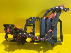 Audi a4 b8 - коробка запобіжників фото №1