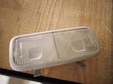 Лампа освітлення інтер'єру toyota yaris 81260-0d010 фото №1