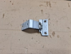 Петля лівий зад верхній audi a8 d2 4d0833401 фото №1