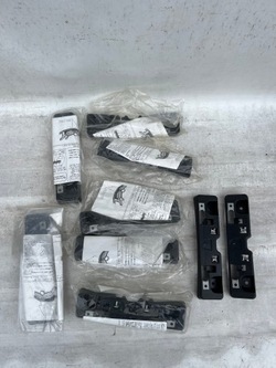 Mazda cx7 прокладка pod номерные знаки регистрационная перед новая оригинал фото №1