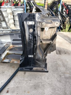 Порог четверть стойка a правые audi a4 b9 оригинал !!! фото №1