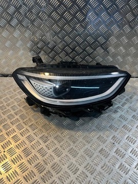 Лампа права фара vw id3 10a 21- повний led фото №1