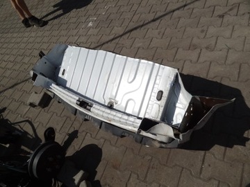 Dacia duster 2012 pas задній стіна задня з підлога оригінал фото №1