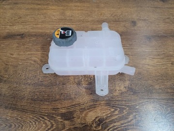 Kia sportage v 2022r бачок расширительный жидкости фото №1