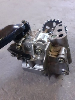 Насос масла renault 1.6 dci 150001650r trafic фото №1