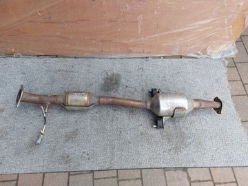 Каталізатор toyota corolla e21 1.8 гібрид 20r фото №1