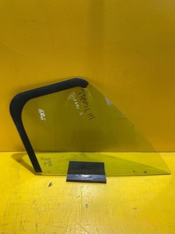 Opel vivaro стекло левый перед фото №1