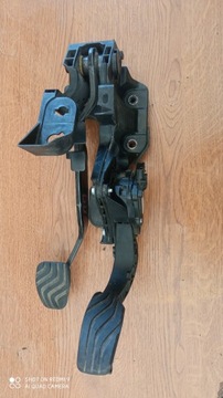 Clio v duster ii педаль газу гальма 180108467r фото №1